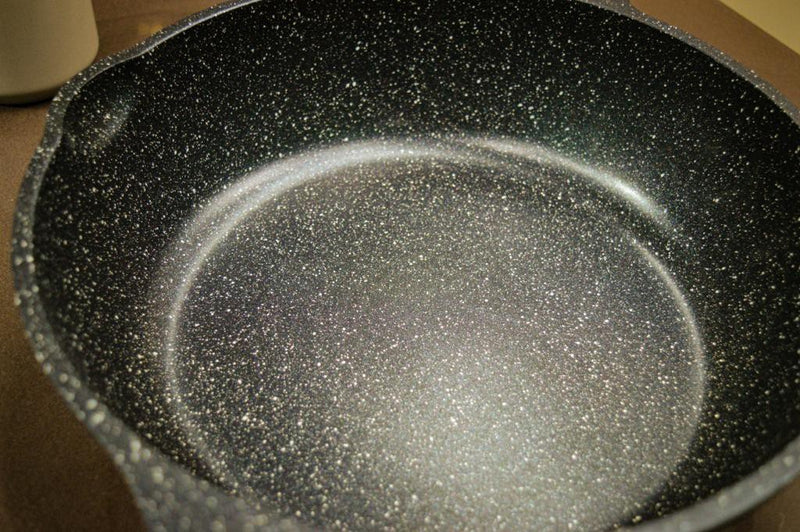 Frigideira Wok TITANIUM Frigigold - Grande - 28 cm - Com Tampa Super Resistente