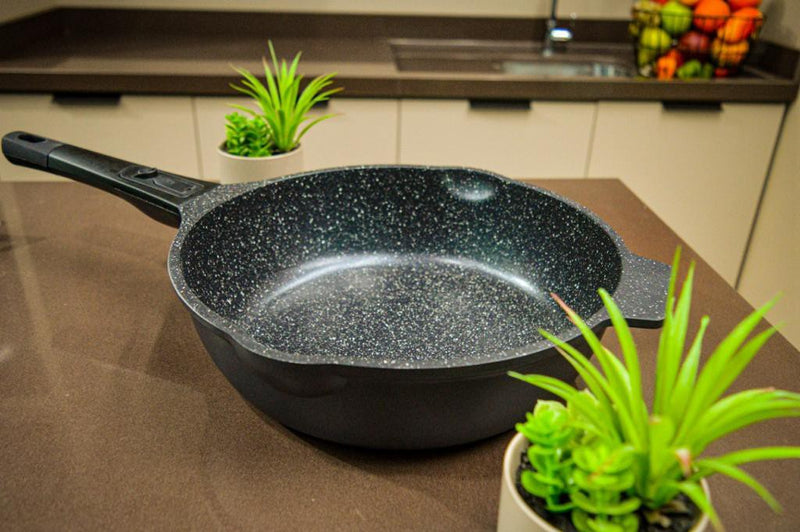 Frigideira Wok TITANIUM Frigigold - Grande - 28 cm - Com Tampa Super Resistente